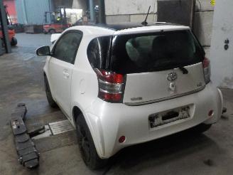 Toyota iQ iQ Hatchback 3-drs 1.0 12V VVT-i (1KR-FE) [50kW]  (01-2009/12-2015) picture 4