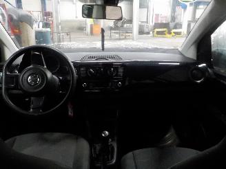 Volkswagen Up! Up! (121) Hatchback 1.0 12V 60 (CHYA) [44kW]  (08-2011/08-2020) picture 5