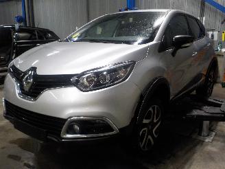 Coche siniestrado Renault Captur Captur (2R) SUV 1.2 TCE 16V EDC (H5F-408(H5F-F4)) [87kW]  (01-2016/...=
) 2017