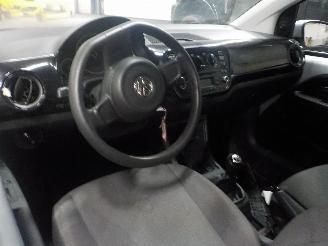 Volkswagen Up! Up! (121) Hatchback 1.0 12V 60 (CHYA) [44kW]  (08-2011/08-2020) picture 5