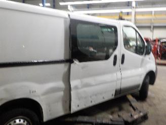 Opel Vivaro Vivaro Van 1.9 DI (F9Q-762) [60kW]  (08-2001/10-2006) picture 3