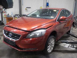 Uttjänta bilar auto Volvo V-40 V40 (MV) Hatchback 5-drs 1.6 T3 GTDi 16V (B4164T3(Euro 5)) [110kW]  (0=
3-2012/12-2016) 2012/11