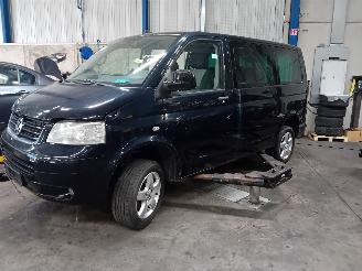 Salvage car Volkswagen Multivan Multivan T5 (7E/7HC/7HF/7HM) MPV 2.5 TDi (BNZ) [96kW]  (04-2003/11-200=
9) 2007