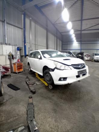 Vrakbiler auto Subaru Legacy Legacy Wagon (BR) Combi 2.0 D 16V (EJ20Z) [110kW]  (09-2009/...) 2011/0