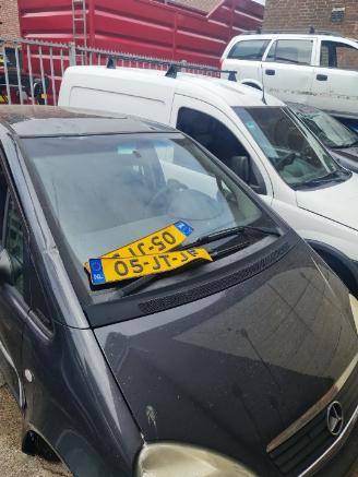 Mercedes A-klasse A (W168) Hatchback 1.4 A-140 (M166.940) [60kW]  (07-1997/08-2004) picture 2