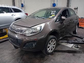 Vrakbiler auto Kia Rio Rio III (UB) Hatchback 1.2 CVVT 16V (G4LA5) [63kW]  (09-2011/12-2017) 2011/5