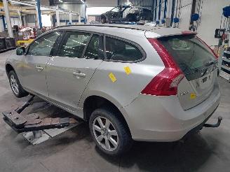 Volvo V-60 V60 I (FW/GW) Combi 1.6 DRIVe (D4162T) [84kW]  (02-2011/12-2015) picture 4