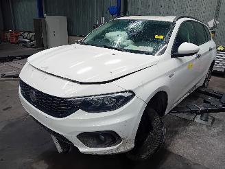 Vrakbiler auto Fiat Tipo Tipo (356W/357W) Combi 1.4 T-Jet 16V (940.B.7000(Euro 6)) [88kW]  (03-=
2016/10-2020) 2019/8