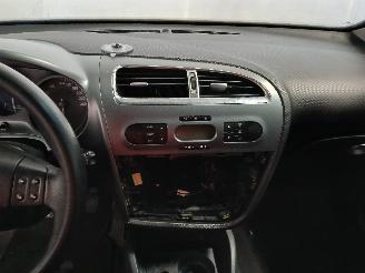 Seat Leon Leon (1P1) Hatchback 5-drs 1.4 TSI 16V (CAXC) [92kW]  (11-2007/12-2012=
) picture 16