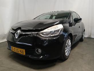 krockskadad bil auto Renault Clio Clio IV (5R) Hatchback 5-drs 1.5 Energy dCi 90 FAP (K9K-608(K9K-B6)) [=
66kW]  (11-2012/08-2021) 2014/7