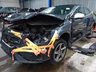 Vrakbiler auto Volvo V-40 V40 (MV) Hatchback 5-drs 2.0 D4 16V (D4204T14) [140kW]  (05-2014/08-20=
19) 2014/0