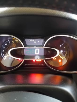 Renault Clio Clio IV (5R) Hatchback 5-drs 0.9 Energy TCE 90 12V (H4B-400(H4B-A4)) [=
66kW]  (11-2012/08-2021) picture 2