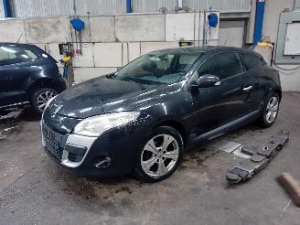 Uttjänta bilar auto Renault Mégane Megane III Coupe (DZ) Hatchback 3-drs 1.4 16V TCe 130 (H4J-700(H4J-A7)=
) [96kW]  (04-2009/02-2016) 2013/0