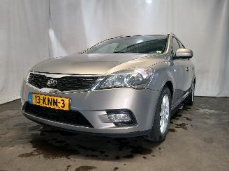 Auto incidentate Kia Cee d Cee'd Sporty Wagon (EDF) Combi 1.4 16V (G4FA) [66kW]  (07-2009/12-2012=
) 2010/2