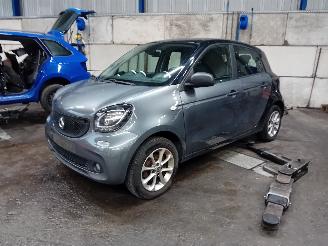 Uttjänta bilar auto Smart Forfour Forfour (453) Hatchback 5-drs 1.0 12V (M281.920) [52kW]  (07-2014/...)= 2016/7