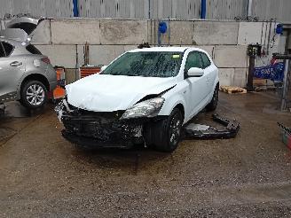 Uttjänta bilar auto Kia Cee d Pro cee'd (EDB3) Hatchback 3-drs 1.4 CVVT 16V (G4FA) [66kW]  (06-2010/=
09-2012) 2011/5
