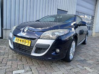 Voiture accidenté Renault Mégane Megane III Coupe (DZ) Hatchback 3-drs 1.4 16V TCe 130 (H4J-700(H4J-A7)=
) [96kW]  (04-2009/02-2016) 2009/10