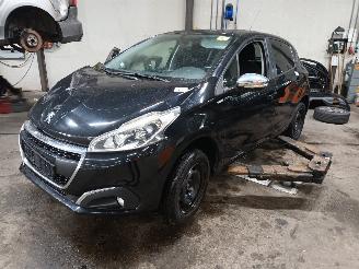 demontáž osobní automobily Peugeot 208 208 I (CA/CC/CK/CL) Hatchback 1.2 Vti 12V PureTech 82 (EB2F(HMZ)) [60k=
W]  (03-2012/12-2019) 2015/11