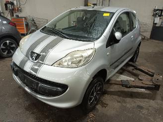 demontáž osobní automobily Peugeot 107 107 Hatchback 1.0 12V (384F(1KR)) [50kW]  (06-2005/05-2014) 2008/9