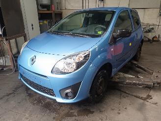 Uttjänta bilar auto Renault Twingo Twingo II (CN) Hatchback 3-drs 1.5 dCi 90 FAP (K9K-820(K9K-P8)) [63kW]=
  (10-2010/09-2014) 2011/7