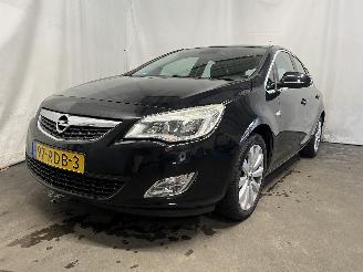 Voiture accidenté Opel Astra Astra J (PC6/PD6/PE6/PF6) Hatchback 5-drs 1.4 Turbo 16V (A14NET(Euro 5=
)) [103kW]  (12-2009/10-2015) 2011/4