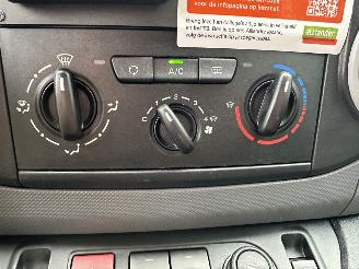 Citroën Berlingo Gereserveerd 1.6 BlueHDI 99pk aut + f1 100 Club Eco S&S - airco - cruise - standkachel - pdc - trekh - klapdeuren - schuifdeur picture 17