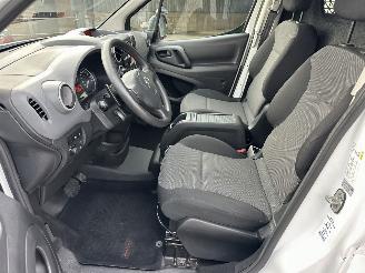 Citroën Berlingo Gereserveerd 1.6 BlueHDI 99pk aut + f1 100 Club Eco S&S - airco - cruise - standkachel - pdc - trekh - klapdeuren - schuifdeur picture 37