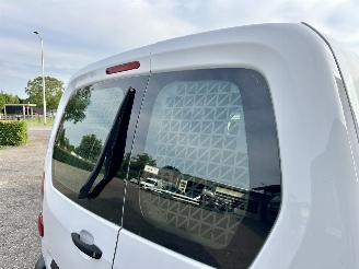 Citroën Berlingo Gereserveerd 1.6 BlueHDI 99pk aut + f1 100 Club Eco S&S - airco - cruise - standkachel - pdc - trekh - klapdeuren - schuifdeur picture 9