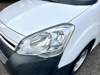 Citroën Berlingo Gereserveerd 1.6 BlueHDI 99pk aut + f1 100 Club Eco S&S - airco - cruise - standkachel - pdc - trekh - klapdeuren - schuifdeur picture 78