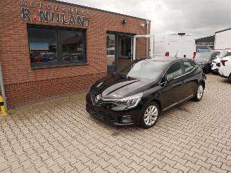 Schadeauto Renault Clio  2021/12