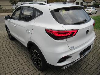 krockskadad bil auto MG ZS MG  ZS 1.0T-GDI  10.700km!! Virtual-Cockpit Leer Navi Panorama-D Camera Keyless-Go..... 2023/5