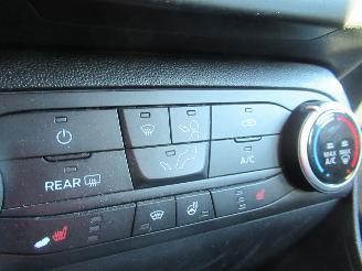 Ford Fiesta 1.0 Ecoboost Start&Stop  Airco CruiseControl Parktronic  Stoel/Stuur Verwarming picture 20