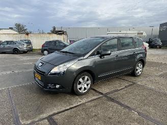 Auto incidentate Peugeot 5008 1.6 THP Family 7p 2011/6