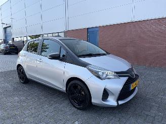 Schadeauto Toyota Yaris 51Kw Aspiration Bi-Tone AIRCO 2016/12