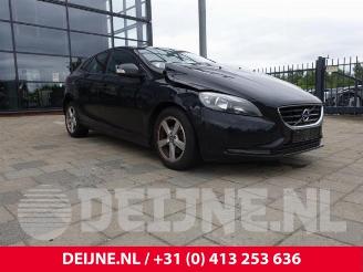 Coche siniestrado Volvo V-40 V40 (MV), Hatchback 5-drs, 2012 / 2019 1.6 D2 2013/7