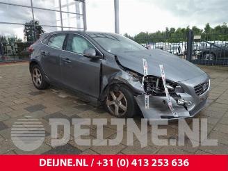 Coche siniestrado Volvo V-40 V40 (MV), Hatchback 5-drs, 2012 / 2019 2.0 T2 16V 2016/4