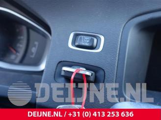 Volvo V-60 V60 I (FW/GW), Combi, 2010 / 2018 2.0 D3 20V picture 29