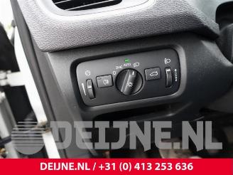Volvo V-40 V40 (MV), Hatchback 5-drs, 2012 / 2019 2.0 D4 16V picture 19