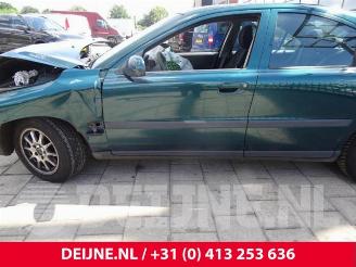 Volvo S-60 S60 I (RS/HV), Sedan, 2000 / 2010 2.4 20V 140 picture 13