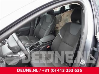 Volvo V-40 V40 (MV), Hatchback 5-drs, 2012 / 2019 2.0 D4 16V picture 19