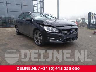 Uttjänta bilar auto Volvo V-60 V60 I (FW/GW), Combi, 2010 / 2018 2.4 D6 20V Plug-in Hybrid AWD 2013/12