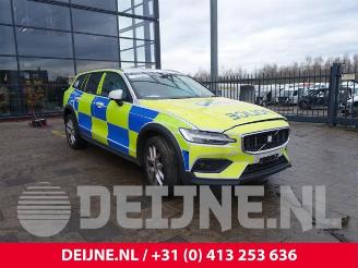Dezmembrări autoturisme Volvo V-60 V60 Cross Country II (ZZ), Combi, 2018 2.0 B4 16V Mild Hybrid AWD 2023/1