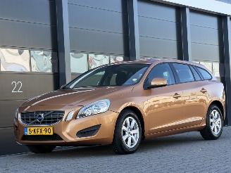 ocasión turismos Volvo V-60 1.6 D2 Navi Clima PDC 2013/4