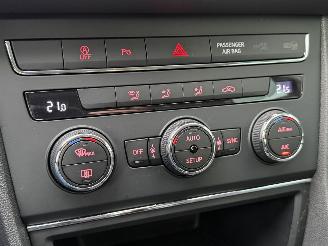 Seat Leon 1.6 TDI Leer Navi Clima PDC picture 11