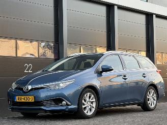 occasion passenger cars Toyota Auris 1.6d Navi Camera Clima EURO-6 2016/8