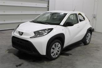damaged passenger cars Toyota Aygo  2024/11