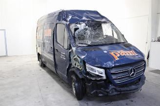 Mercedes Sprinter  picture 2
