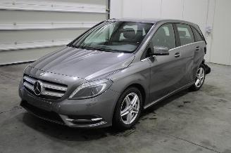 Damaged car Mercedes B-klasse B 180 2013/9