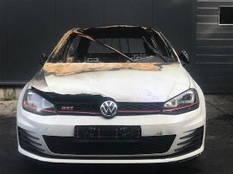 Coche siniestrado Volkswagen Golf GOLF VII GTI 2000cc BENZINE 162kw 2017/7