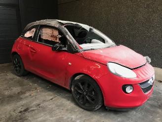 Coche siniestrado Opel Adam Hatchback 3-drs 2012 / 2019 1.2 16V Hatchback  Benzine 1.229cc 51kW (69pk) FWD 2015/1